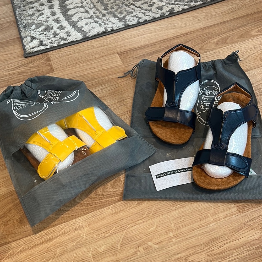Women’s sandals, size 7, NEW!